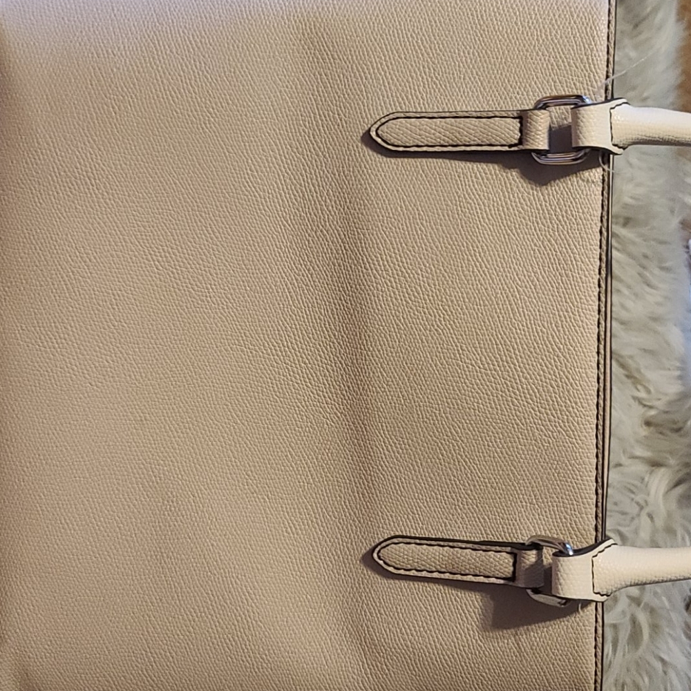 GUESS PURSE - Picture 4 of 5